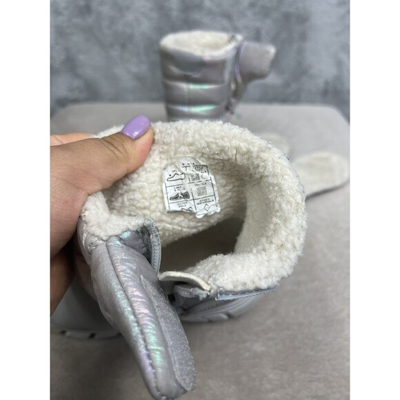 Hunter Kids Boots in Silver and White - Picture 15 of 15